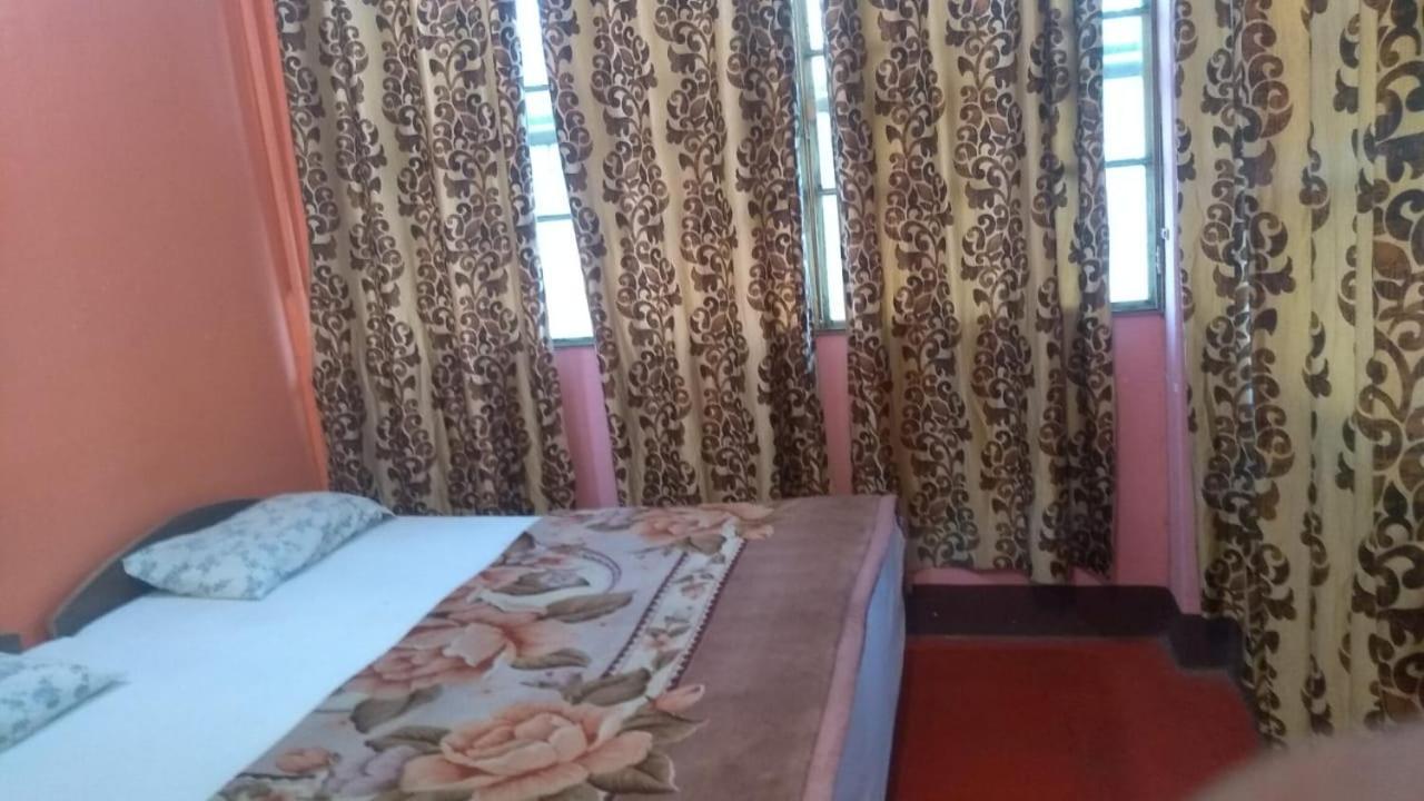 Om Rest House Hotel Varanasi Ngoại thất bức ảnh