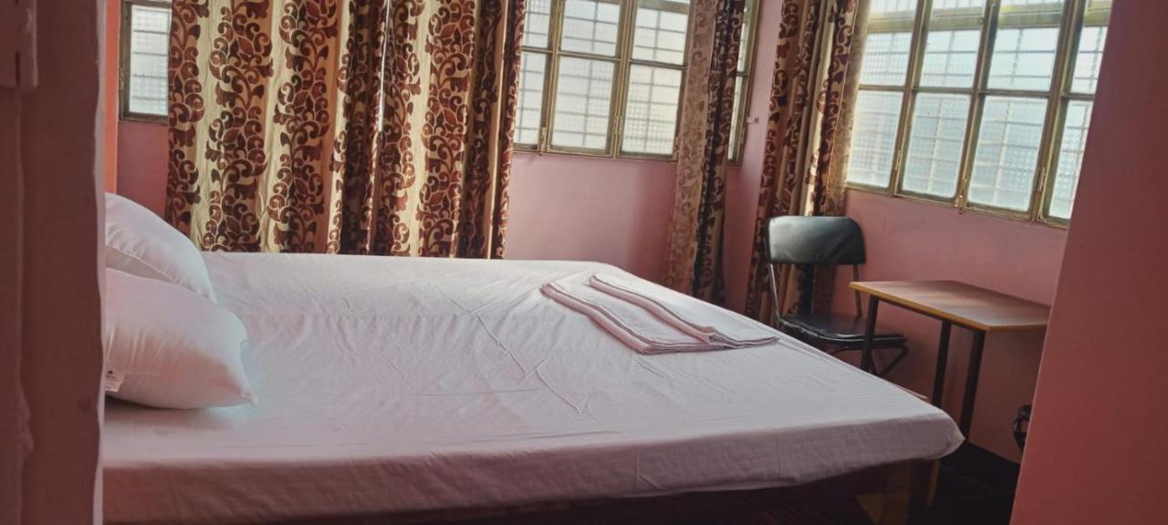 Om Rest House Hotel Varanasi Ngoại thất bức ảnh