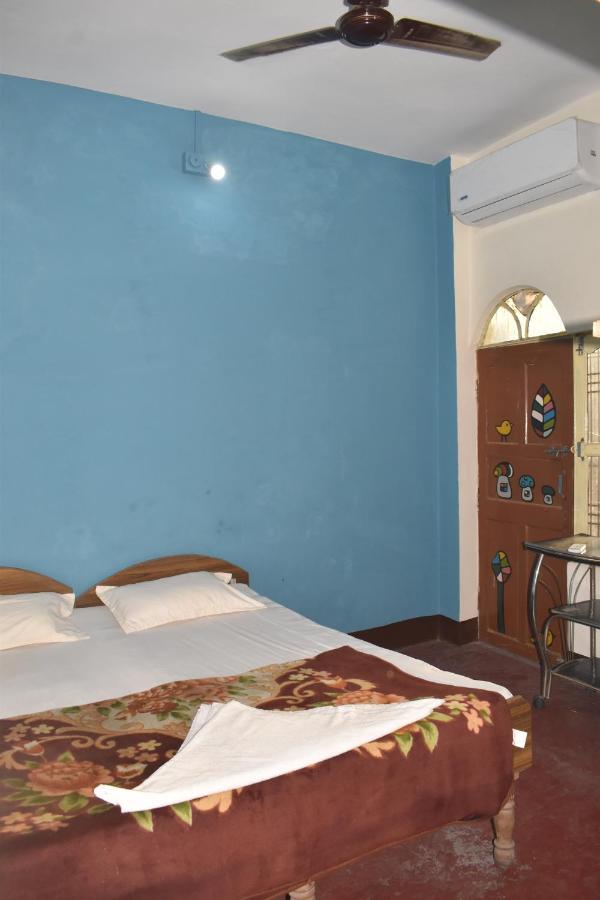 Om Rest House Hotel Varanasi Ngoại thất bức ảnh