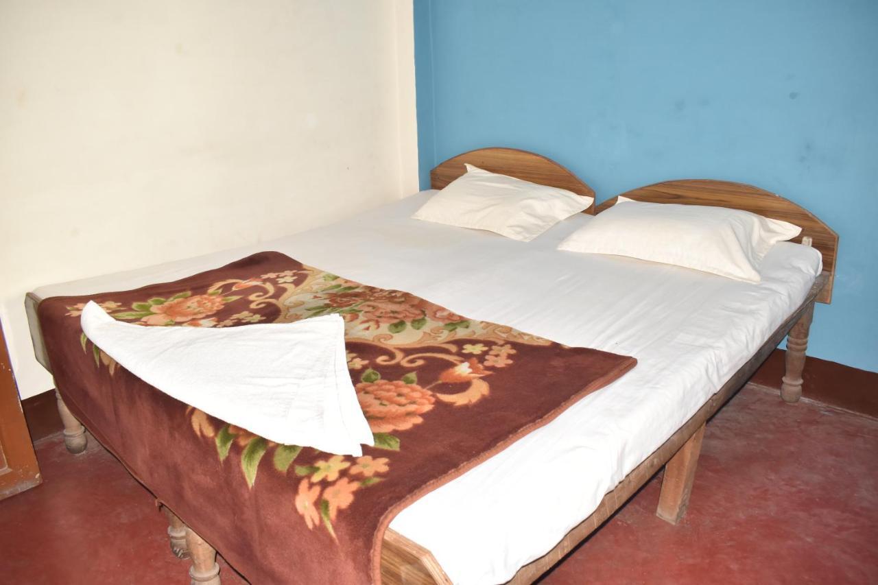 Om Rest House Hotel Varanasi Ngoại thất bức ảnh